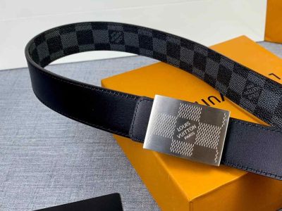 Thắt lưng LV super fake có tốt không khi mua sử dụng?